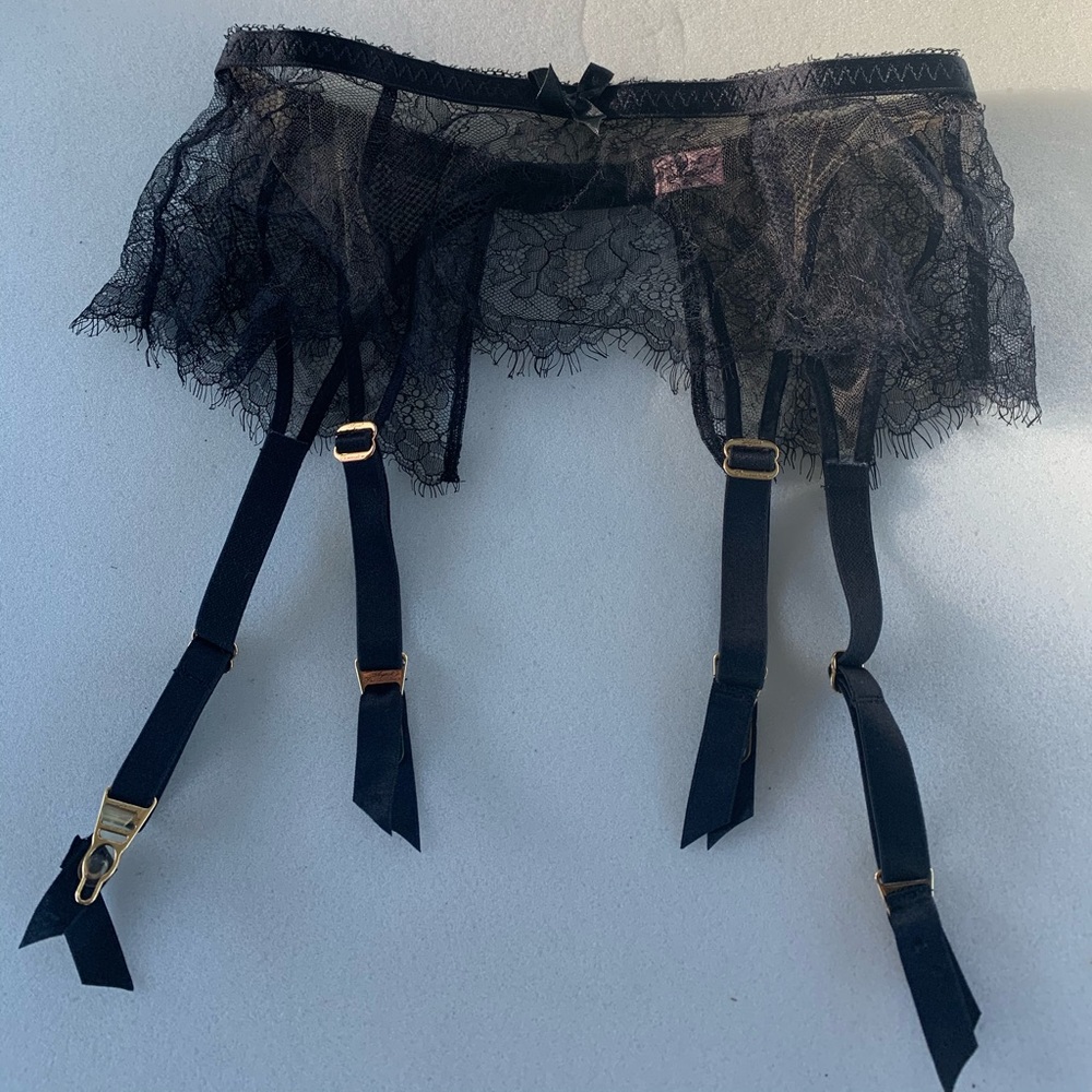 Agent Provocateur Garter Set in Black Lace